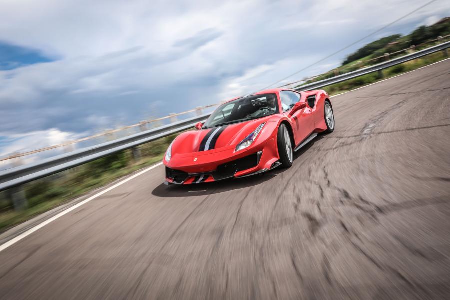  Ferrari 488 Pista 2018 года  (WW) (фото 27 из 42)